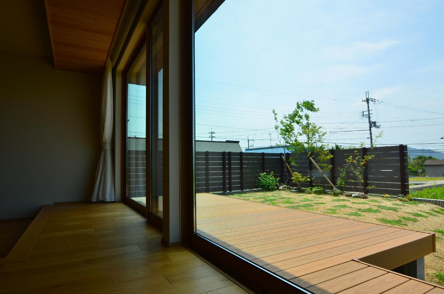 家の中からの眺め
